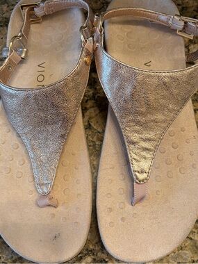 Vionic sandals